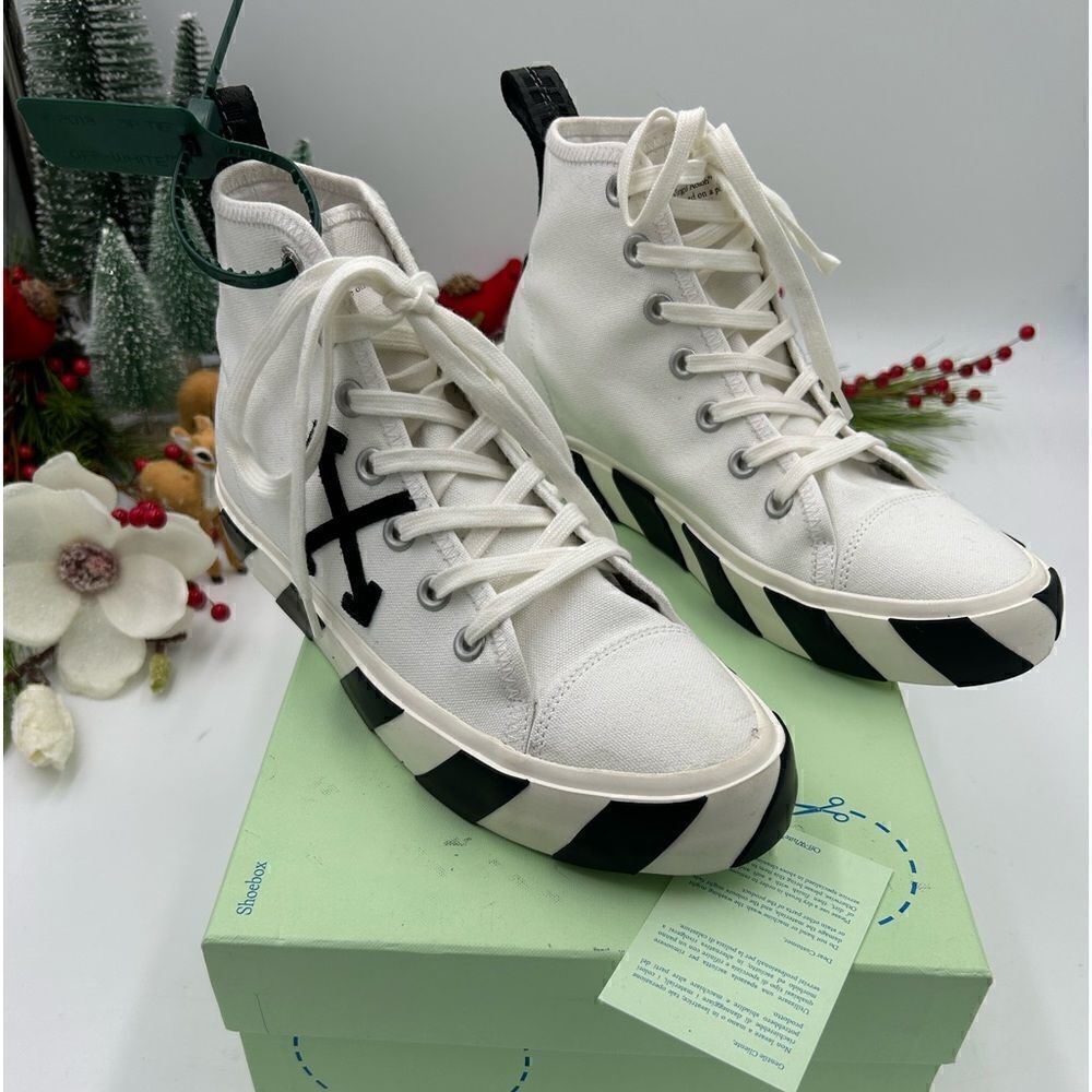 Men’s off-white mid top vulcanize sneaker size 40